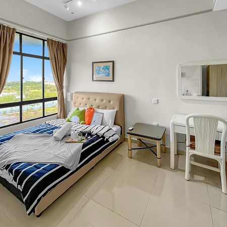 1 Bedroom Apartment, Melaka Cbd Town Center- Hosted By Private Locals Resident, Balcony With City Skyline View Or Seaview, Opposite Malls, Tv Box, 5 Minutes To Jonker Street, Малакка Экстерьер фото