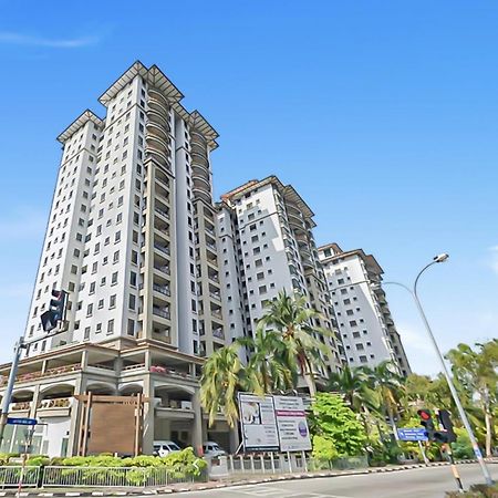 1 Bedroom Apartment, Melaka Cbd Town Center- Hosted By Private Locals Resident, Balcony With City Skyline View Or Seaview, Opposite Malls, Tv Box, 5 Minutes To Jonker Street, Экстерьер фото