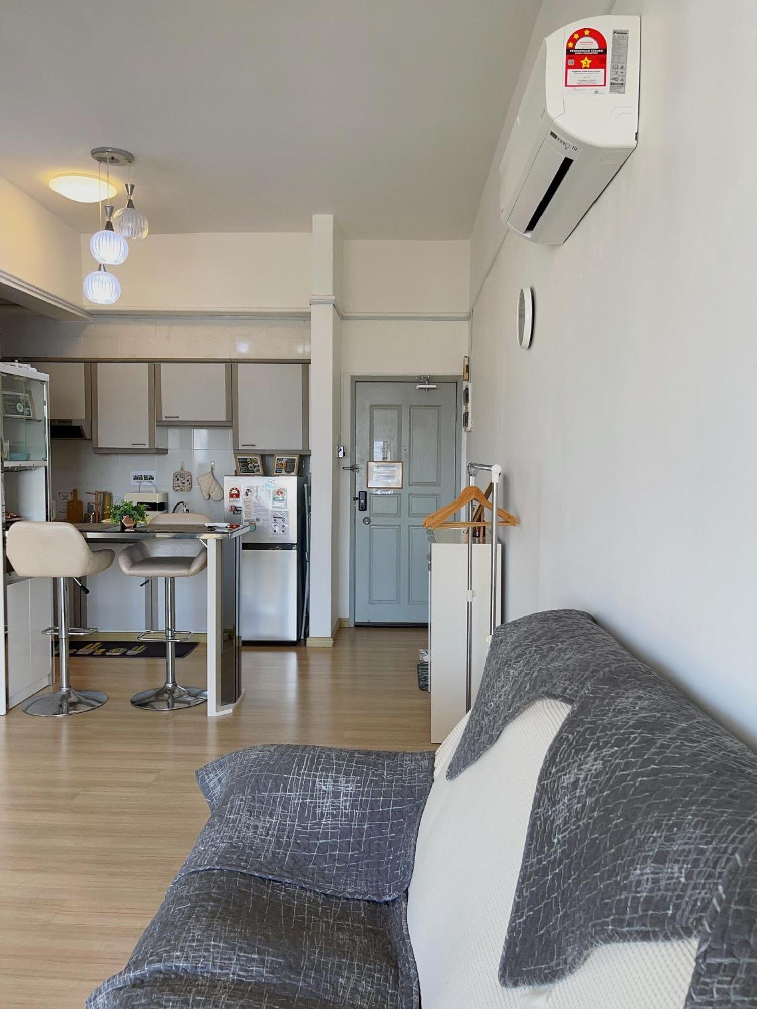 1 Bedroom Apartment, Melaka Cbd Town Center- Hosted By Private Locals Resident, Balcony With City Skyline View Or Seaview, Opposite Malls, Tv Box, 5 Minutes To Jonker Street, Малакка Экстерьер фото