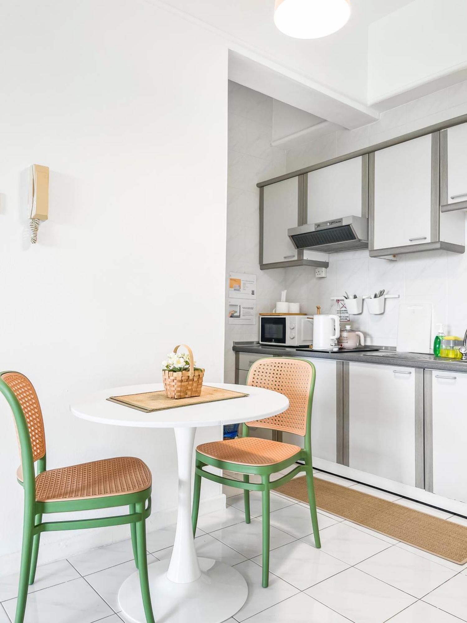 1 Bedroom Apartment, Melaka Cbd Town Center- Hosted By Private Locals Resident, Balcony With City Skyline View Or Seaview, Opposite Malls, Tv Box, 5 Minutes To Jonker Street, Малакка Экстерьер фото